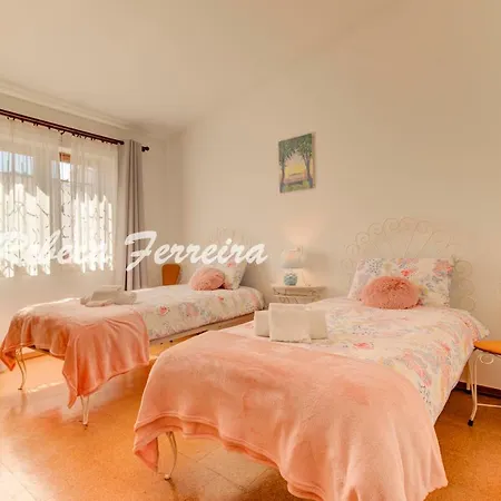 Villas2go2 Meia Praia Holiday home *